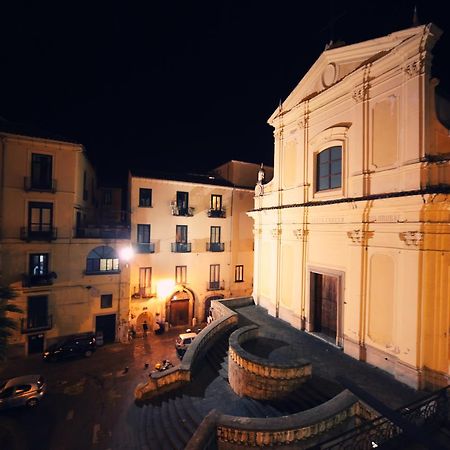 Apartamento Le Mulieres Salerno Exterior foto
