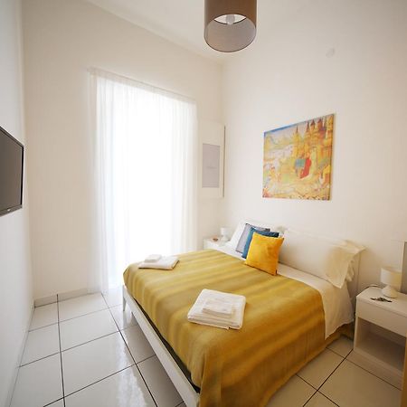 Apartamento Le Mulieres Salerno Exterior foto