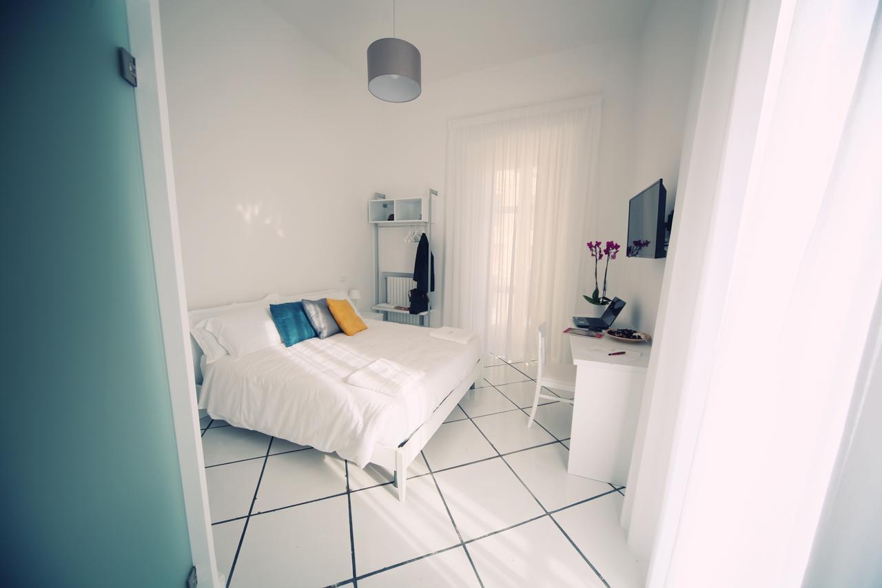Apartamento Le Mulieres Salerno Exterior foto