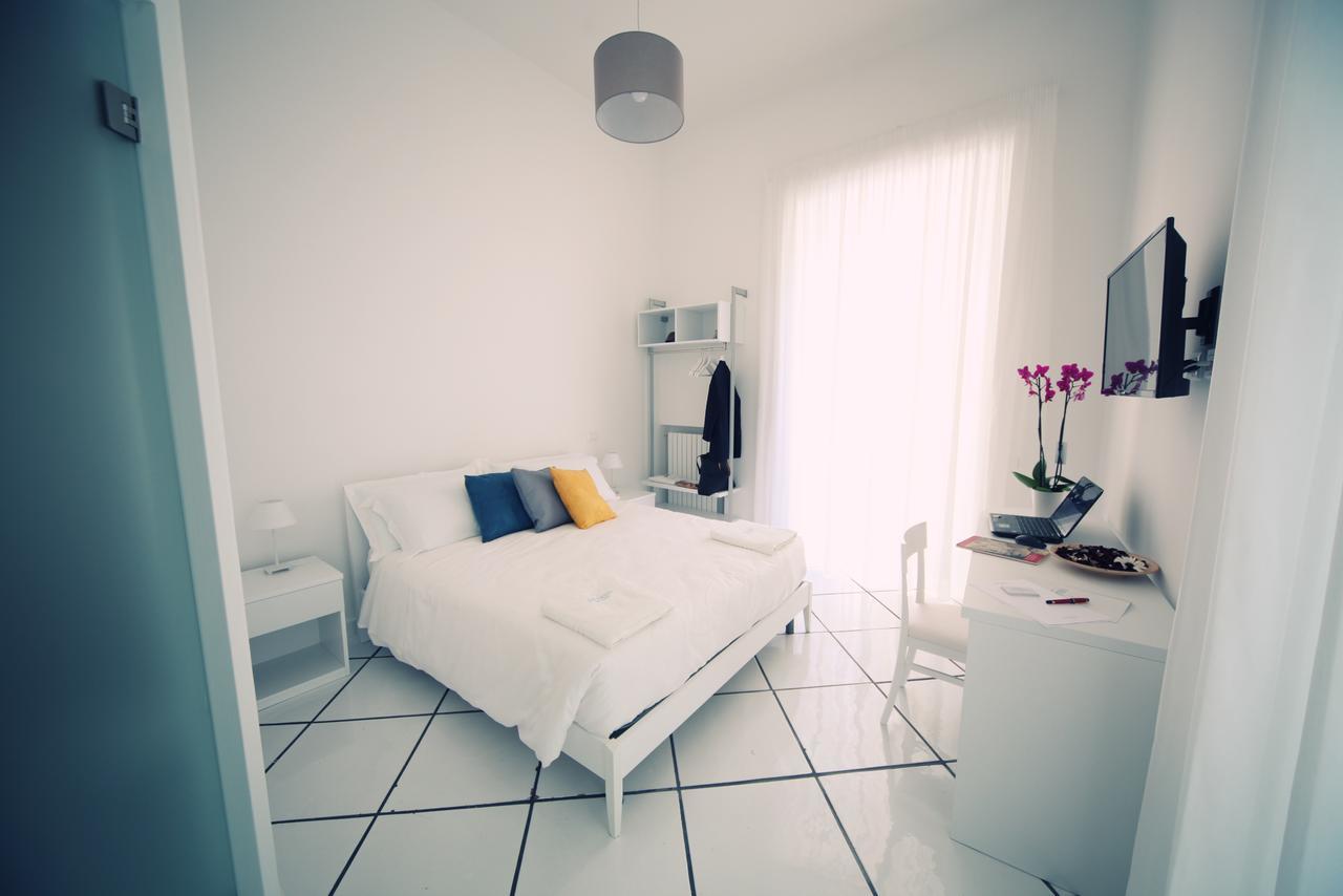 Apartamento Le Mulieres Salerno Exterior foto