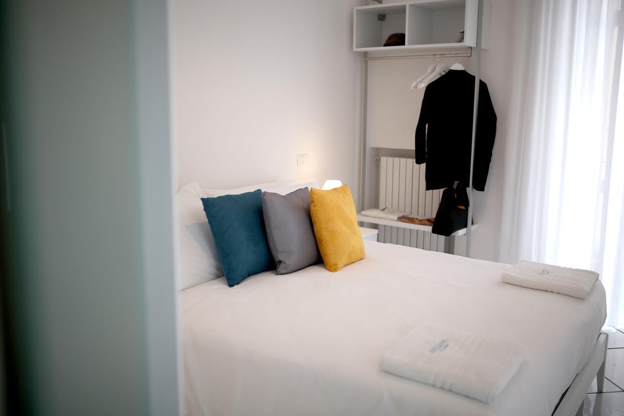 Apartamento Le Mulieres Salerno Exterior foto