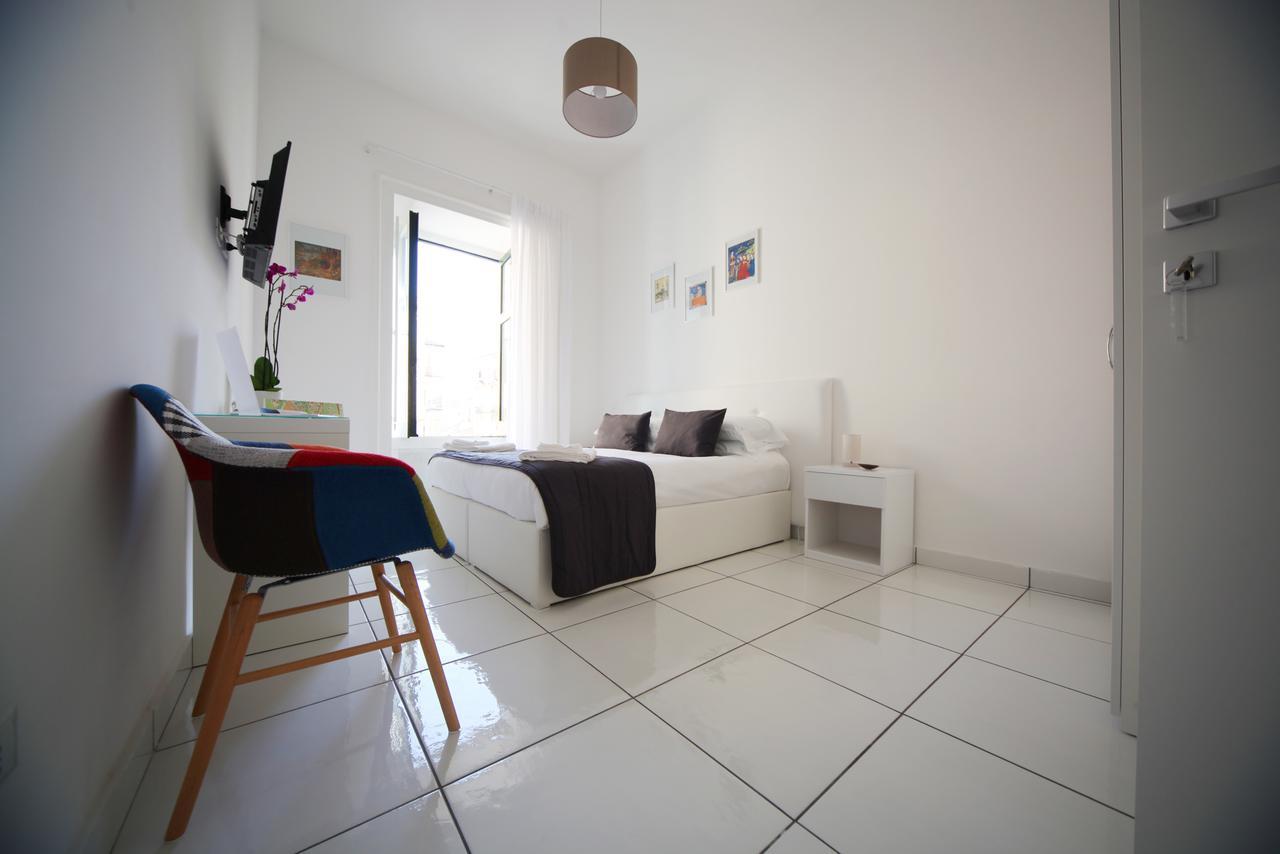 Apartamento Le Mulieres Salerno Exterior foto
