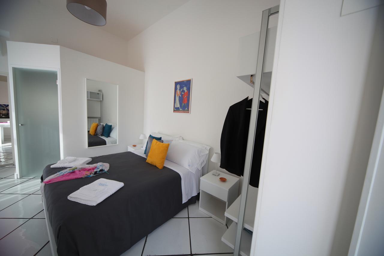 Apartamento Le Mulieres Salerno Exterior foto