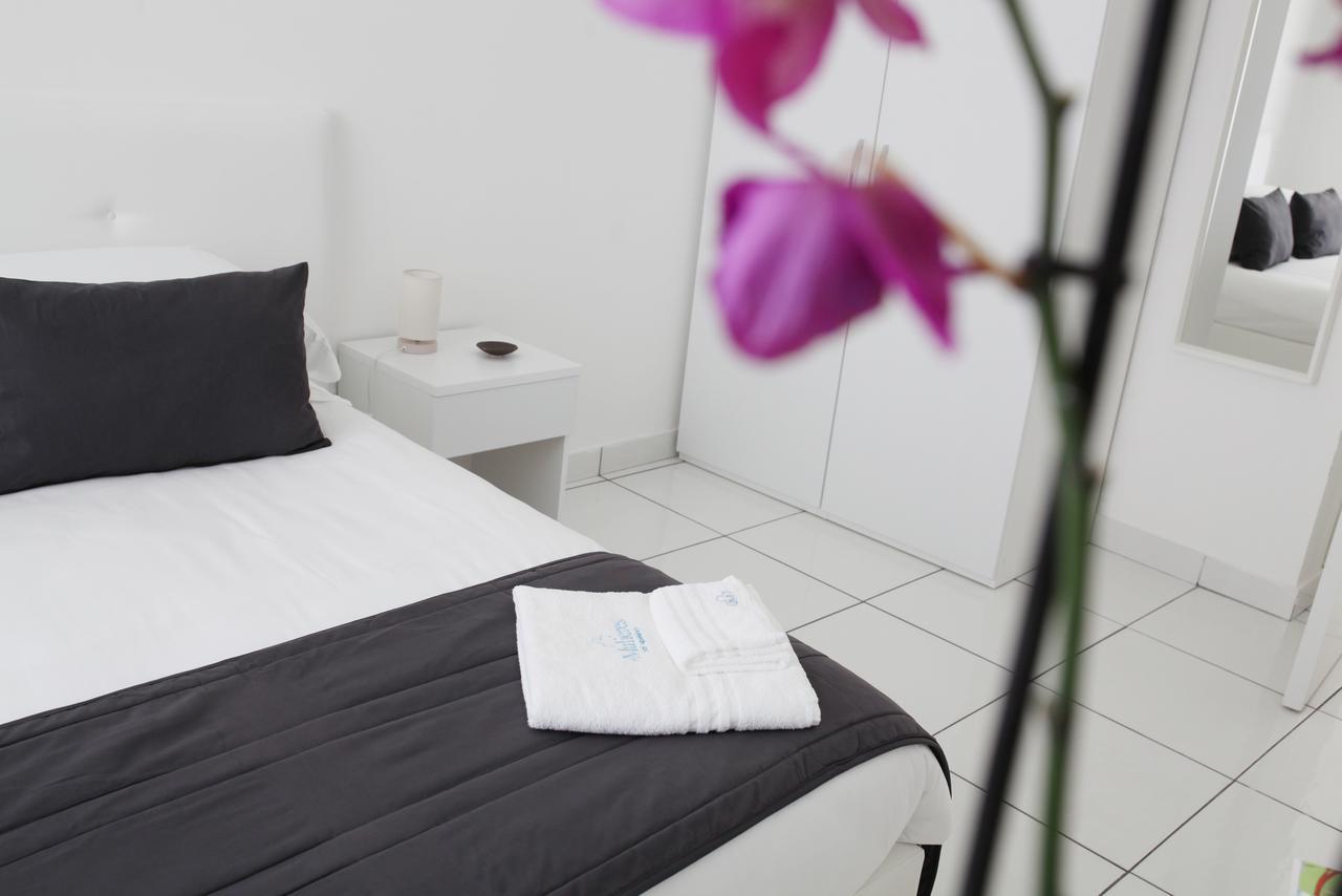 Apartamento Le Mulieres Salerno Exterior foto