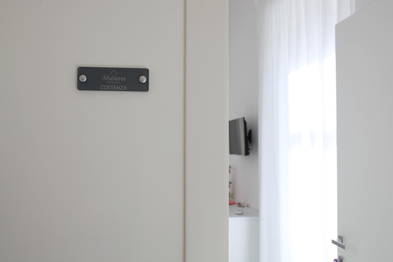 Apartamento Le Mulieres Salerno Exterior foto