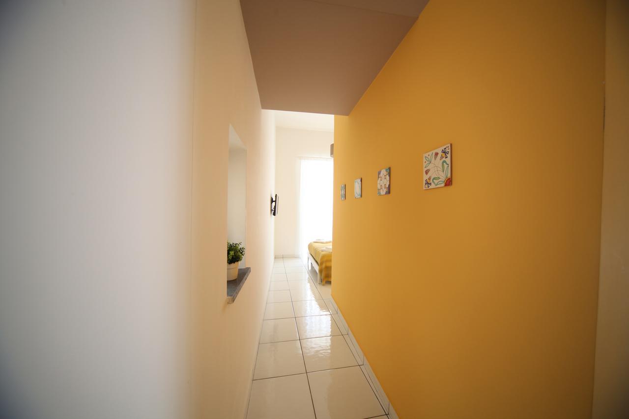 Apartamento Le Mulieres Salerno Exterior foto