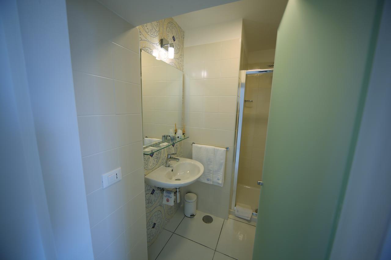 Apartamento Le Mulieres Salerno Exterior foto