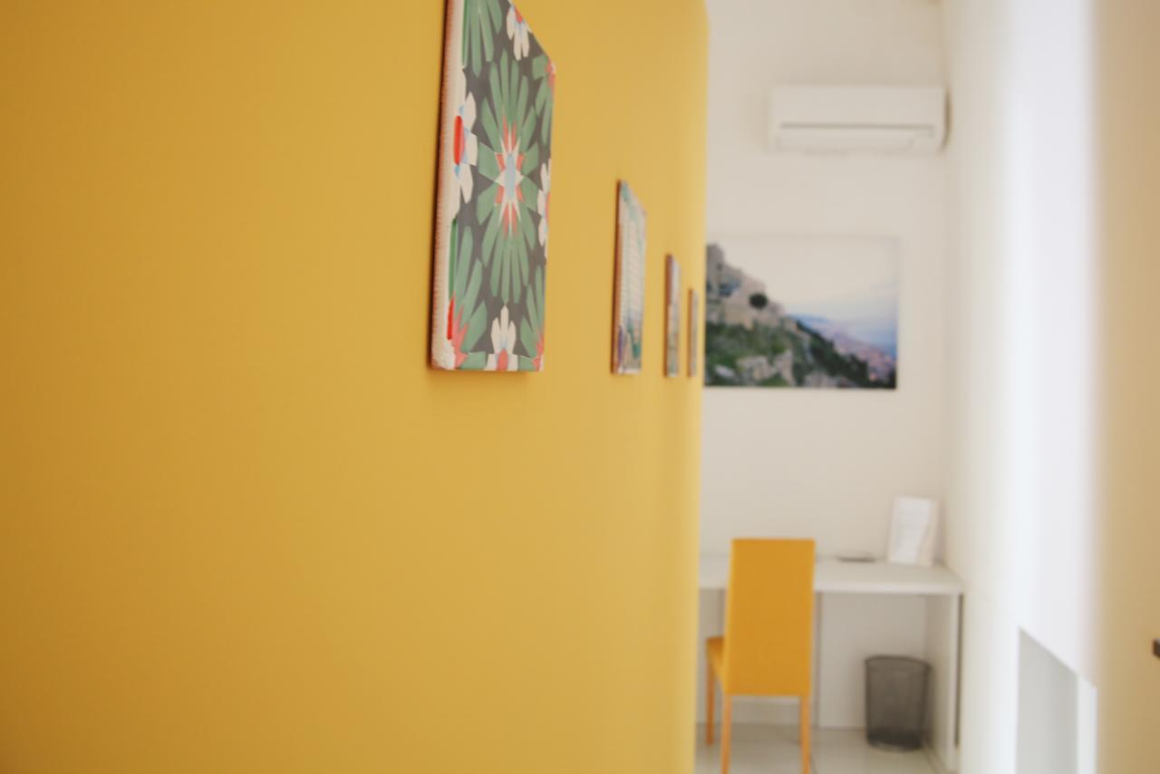 Apartamento Le Mulieres Salerno Exterior foto