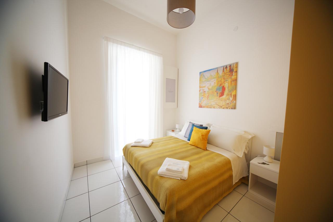 Apartamento Le Mulieres Salerno Exterior foto